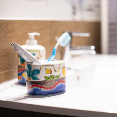 Portaspazzolini dentrifricioDammusi ceramiche de simone Portaspazzolini dentrifricioDammusi ceramiche de simone